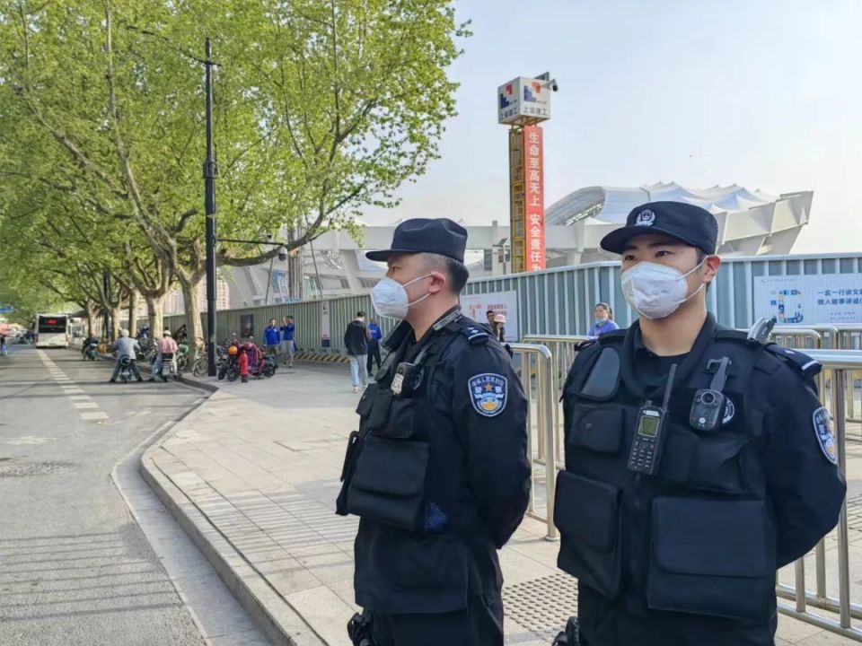 qy球友会在线入口中超赛程吃紧；金州勇士加时末段调整名单；赛场秩序良好；控场能力受关注的简单介绍