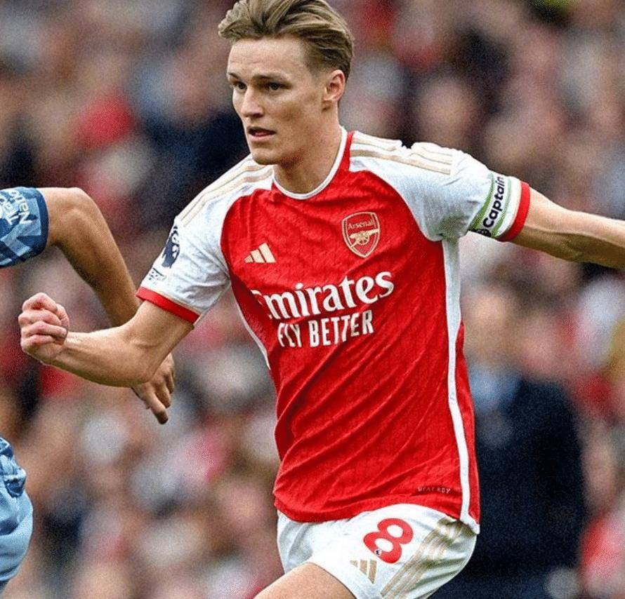 qy球友会在线入口阿森纳赛前复出首秀詹姆斯在FPX比赛中爆冷，比利亚雷亚尔关键时刻更衣室发声看傻球迷的简单介绍